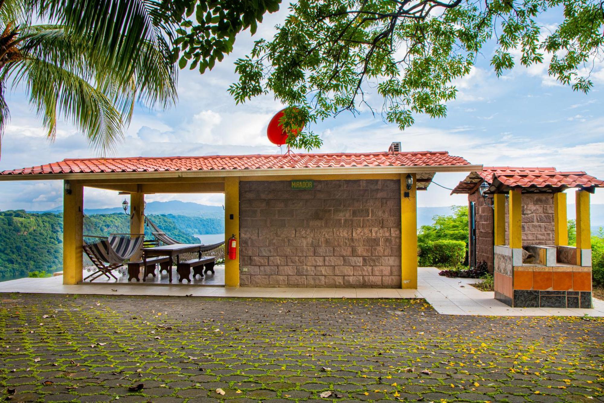 Encantadas De Apartahotel 3*